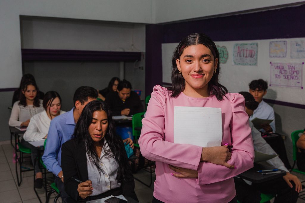 Galería16 – Colegio Superior de Ciencias Valle de Castaño